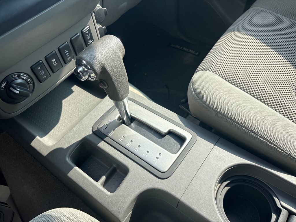 Used 2016 Nissan Frontier SV w/ SV Value Truck Package AWD/4WD image 18