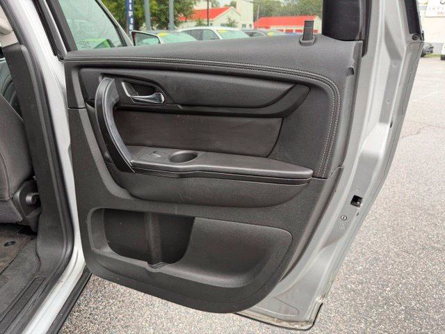 Used 2017 Chevrolet Traverse LT FWD image 24