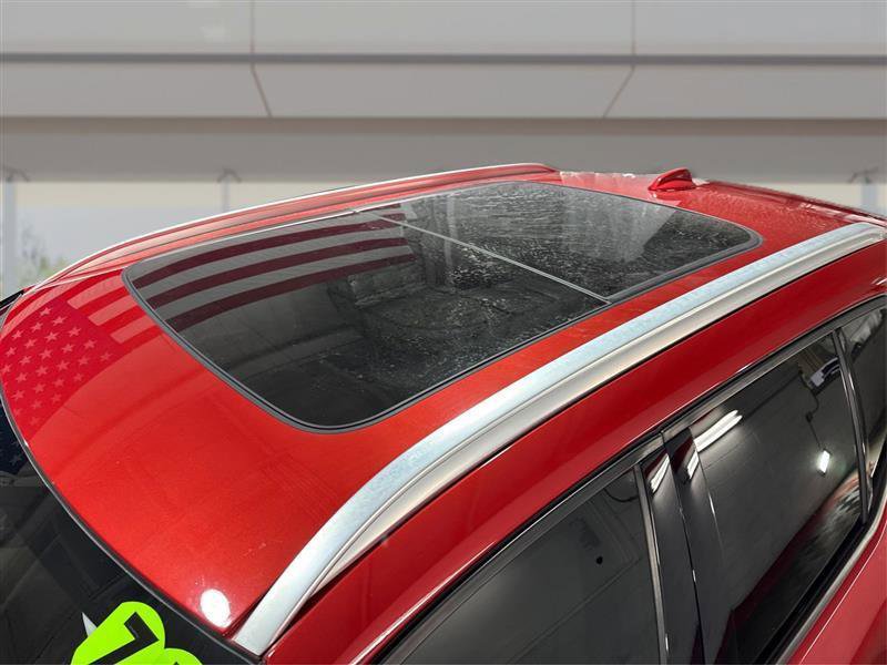 Used 2021 Volvo XC40 T5 Momentum image 11