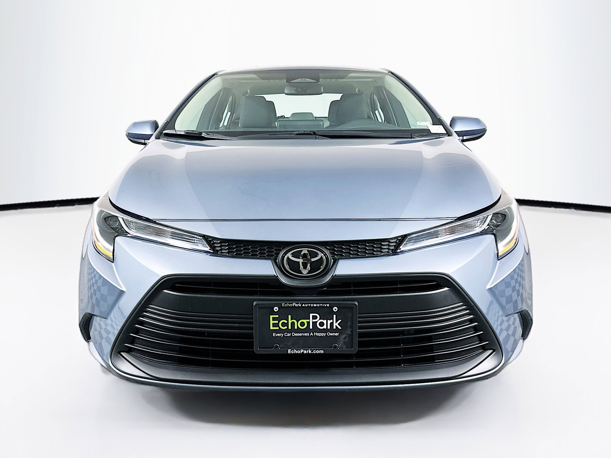Used 2025 Toyota Corolla LE image 2