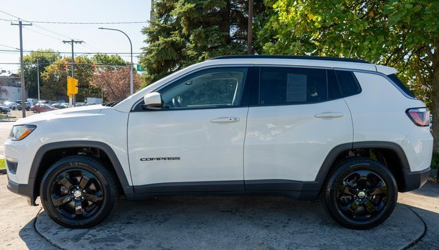 Used 2018 Jeep Compass Latitude w/ Cold Weather Group image 9