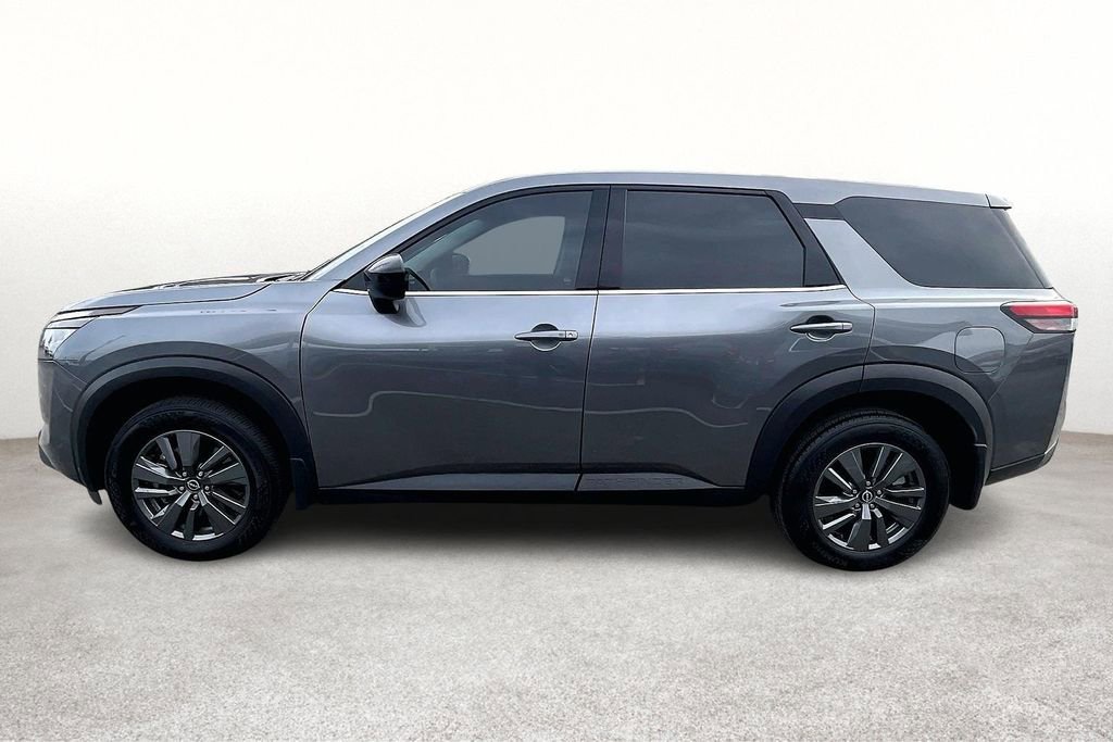 Used 2024 Nissan Pathfinder S image 45