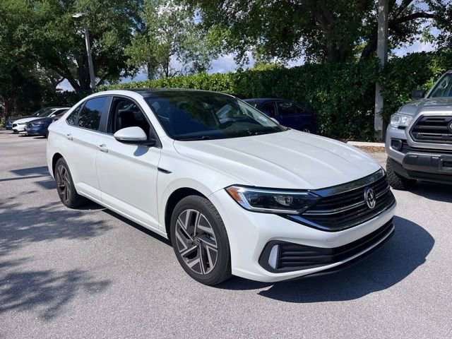 Used 2023 Volkswagen Jetta SEL image 1