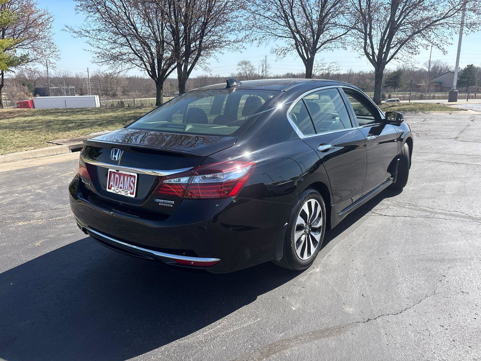 Used 2017 Honda Accord Touring image 8