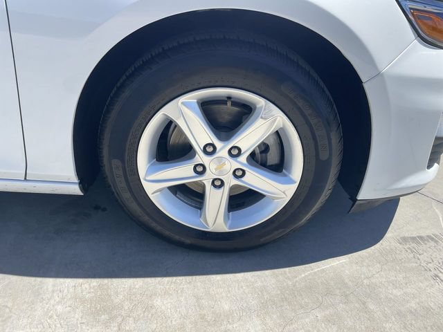 Used 2023 Chevrolet Malibu LT FWD image 32
