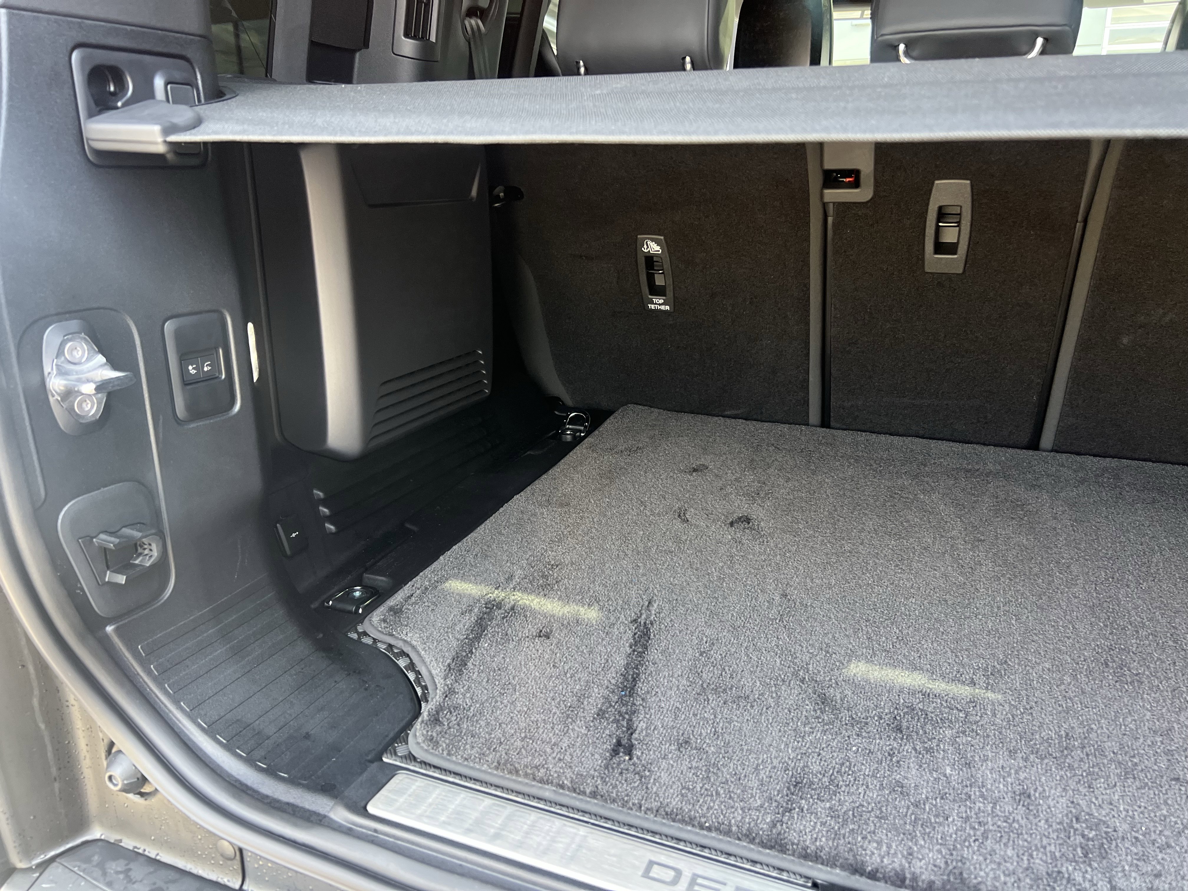 Certified 2026 Land Rover Defender 110 OCTA image 34