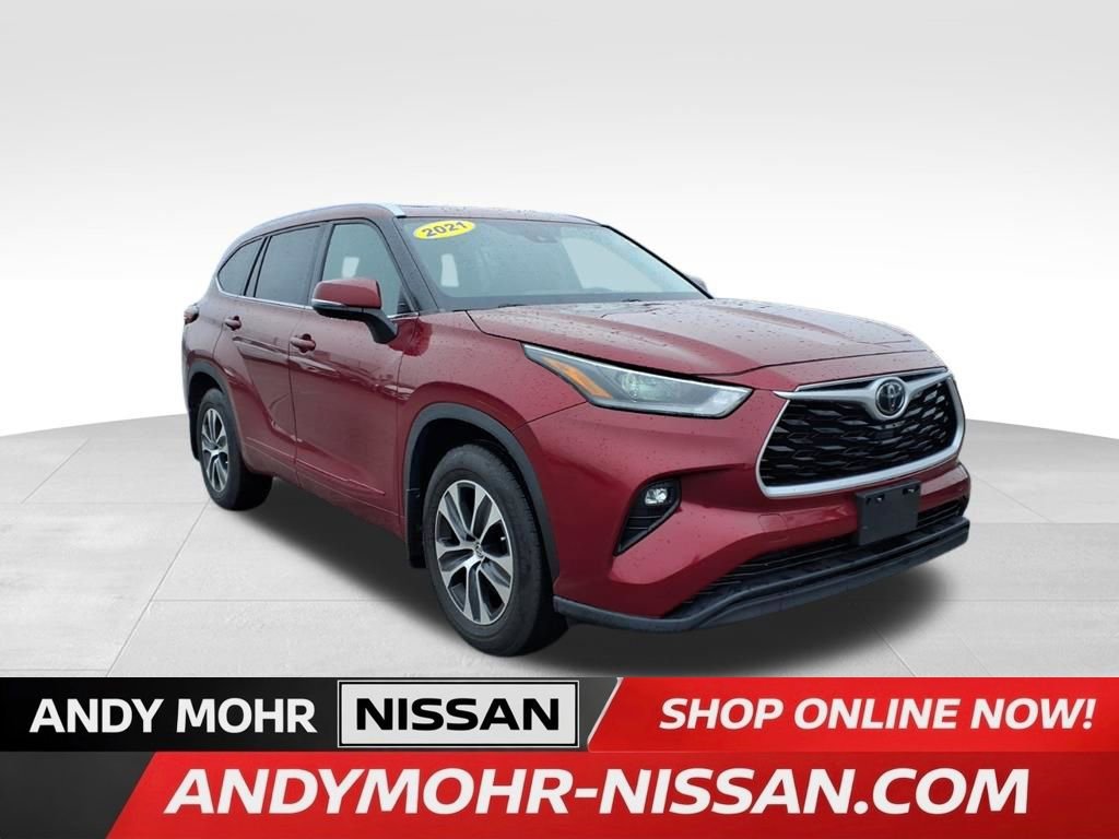 Used 2021 Toyota Highlander XLE video 2