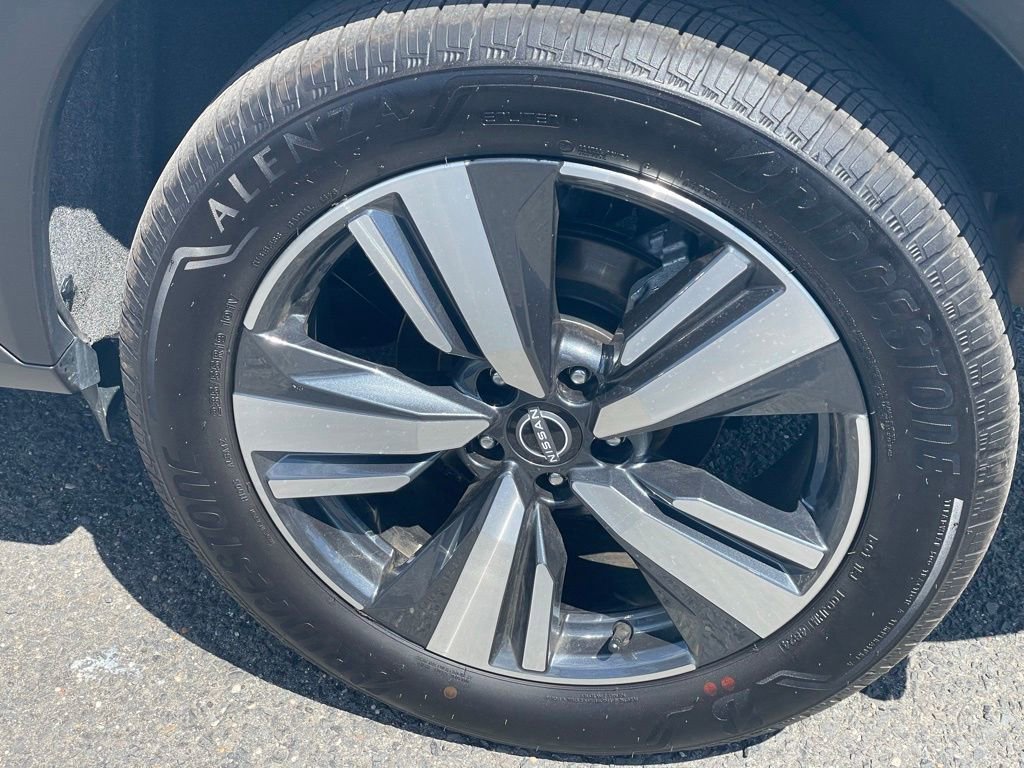 Certified 2025 Nissan Rogue SL w/ Tech Package AWD/4WD image 27