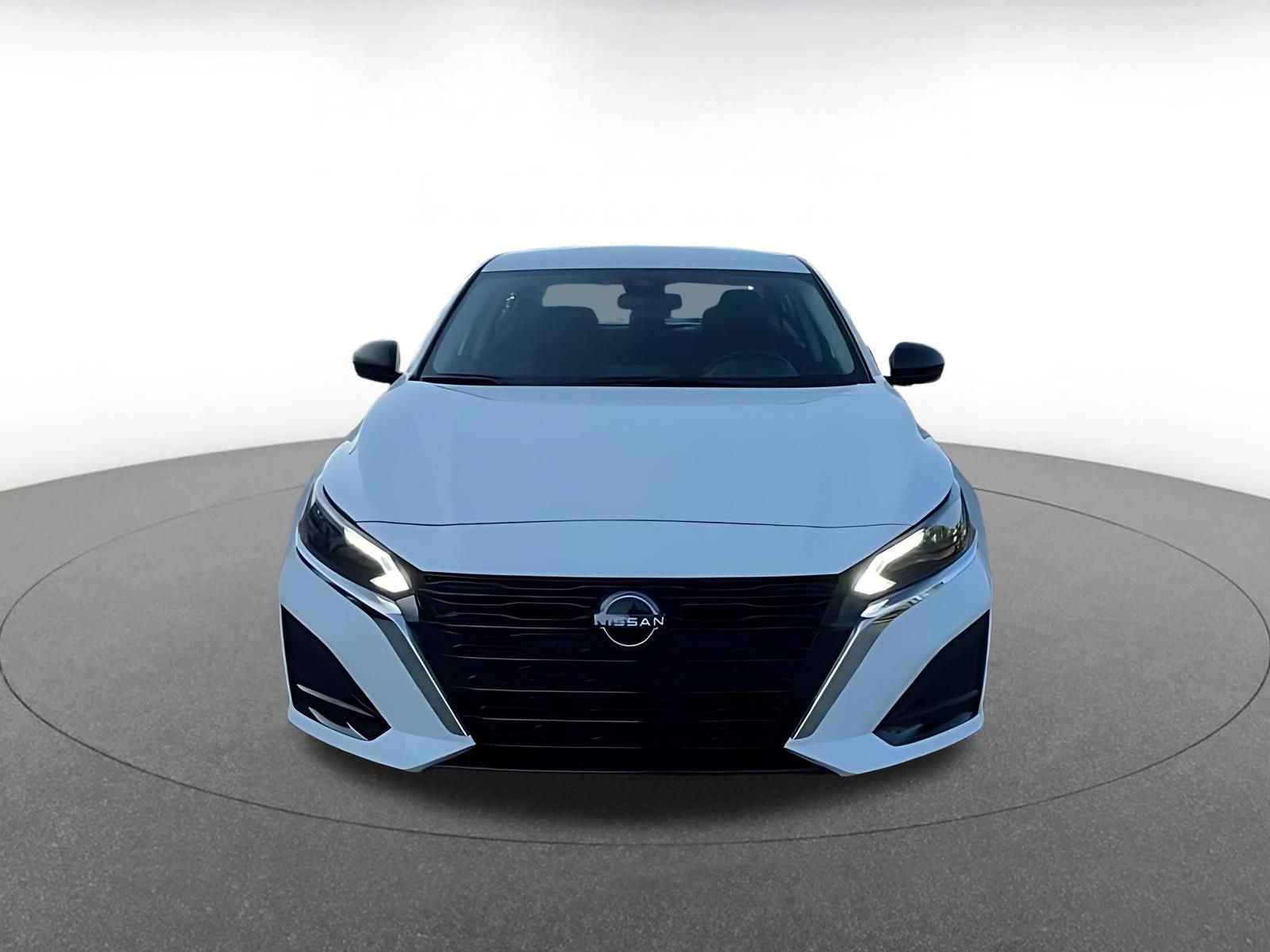 Used 2025 Nissan Altima 2.5 SV FWD image 4