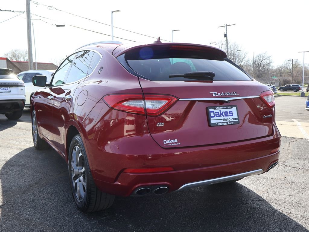 Used 2020 Maserati Levante GranLusso image 6