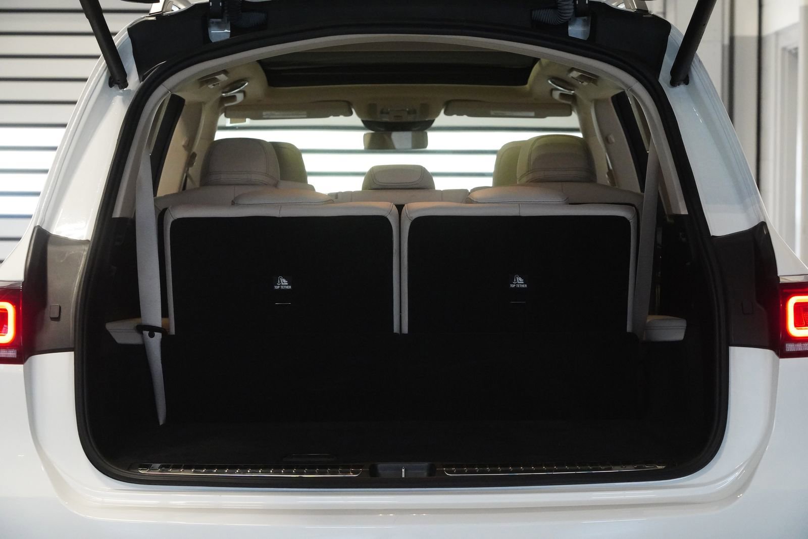 Used 2023 Mercedes-Benz GLS 580 4MATIC image 32