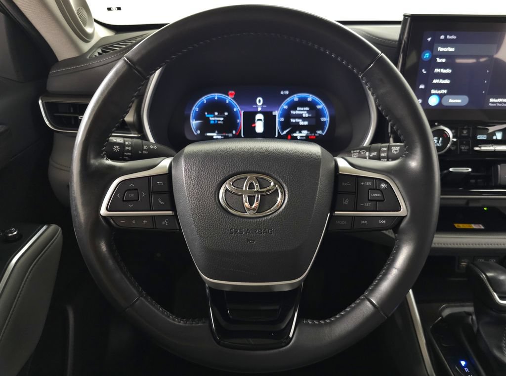 Used 2023 Toyota Highlander Limited AWD/4WD image 22
