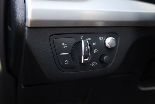 Used 2018 Audi SQ5 Prestige w/ Prestige Package image 11