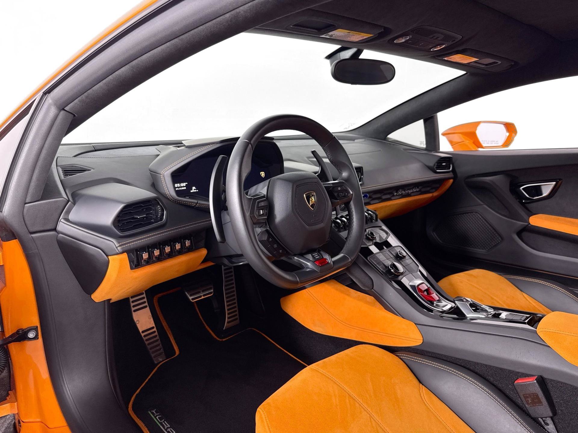Used 2016 Lamborghini Huracan LP 610-4 AWD/4WD image 9