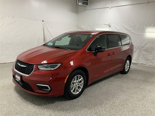Used 2025 Chrysler Pacifica Select FWD image 2