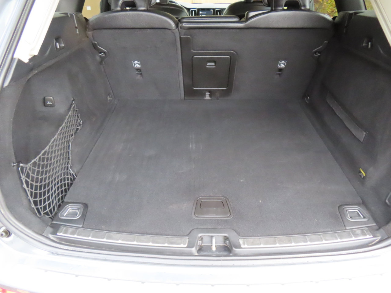 Used 2019 Volvo XC60 T6 Momentum w/ Premium Package image 15