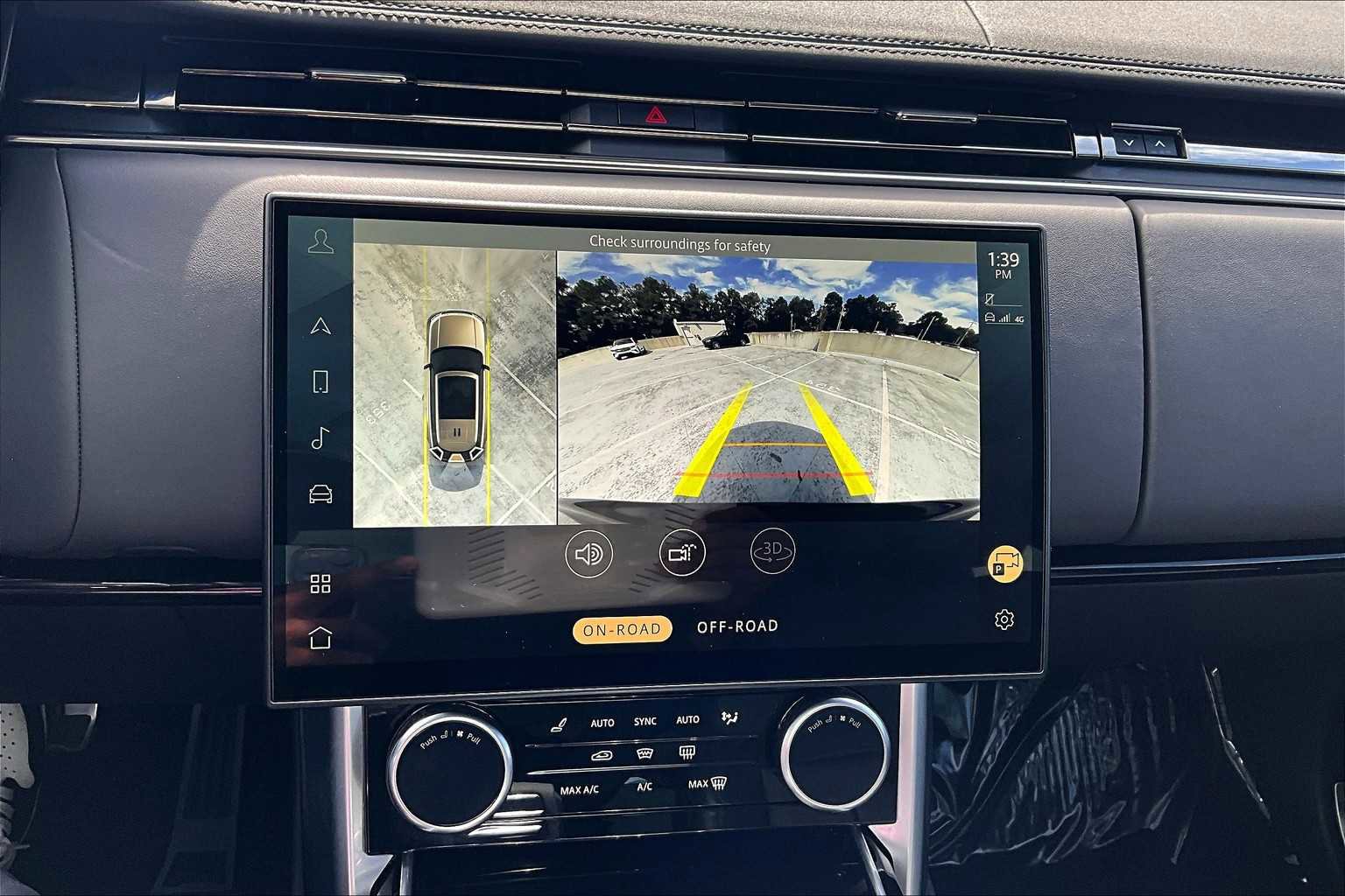 Used 2023 Land Rover Range Rover Long Wheelbase SE image 49