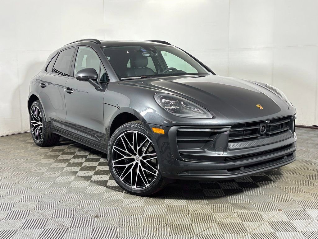 Used 2026 Porsche Macan AWD/4WD image 9