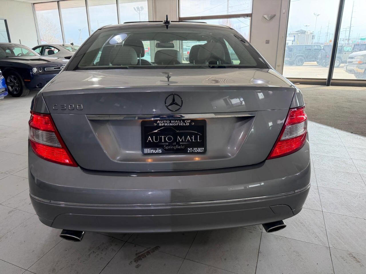 Used 2010 Mercedes-Benz C 300 Luxury image 8