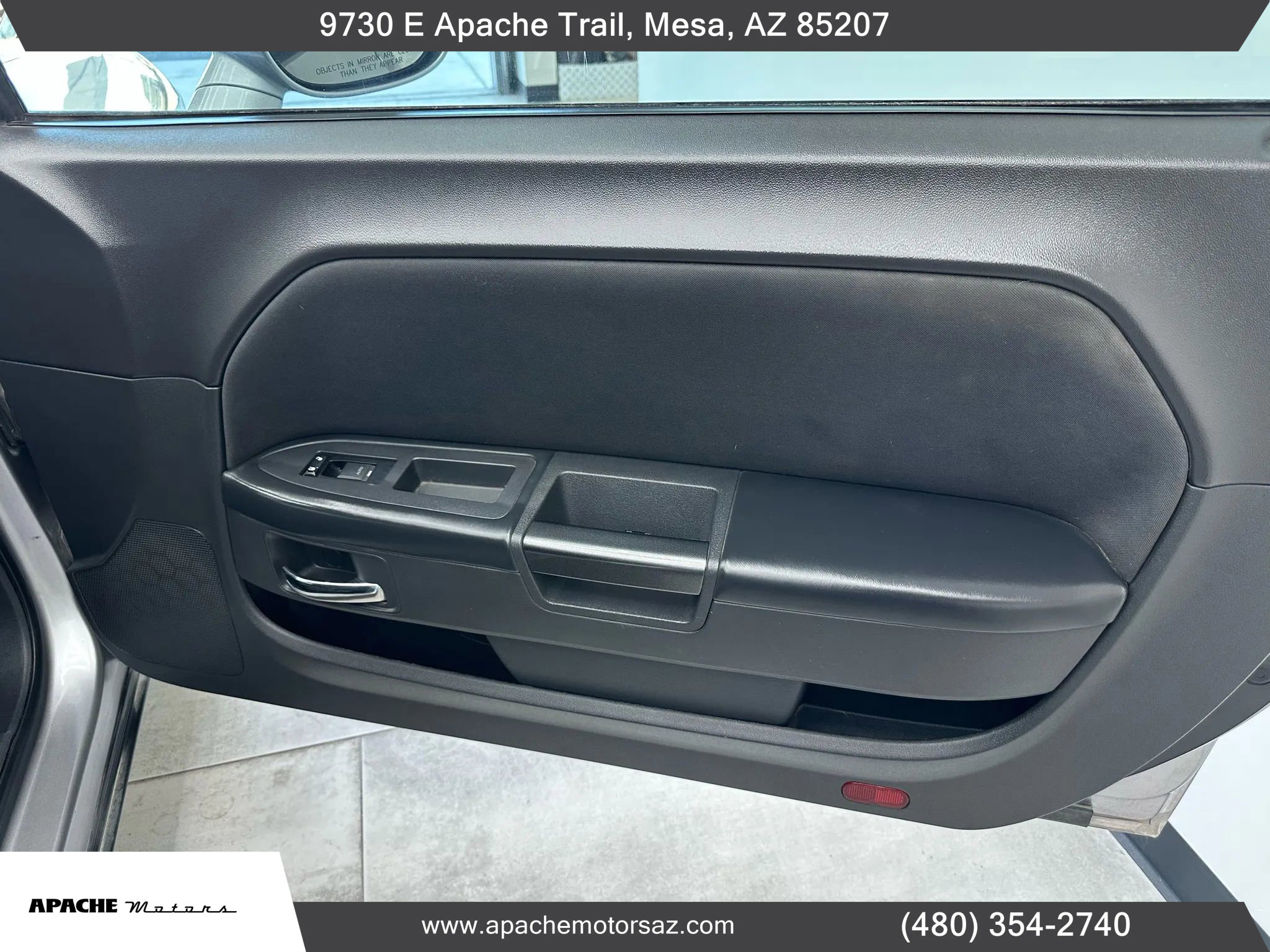 Used 2014 Dodge Challenger SXT image 30