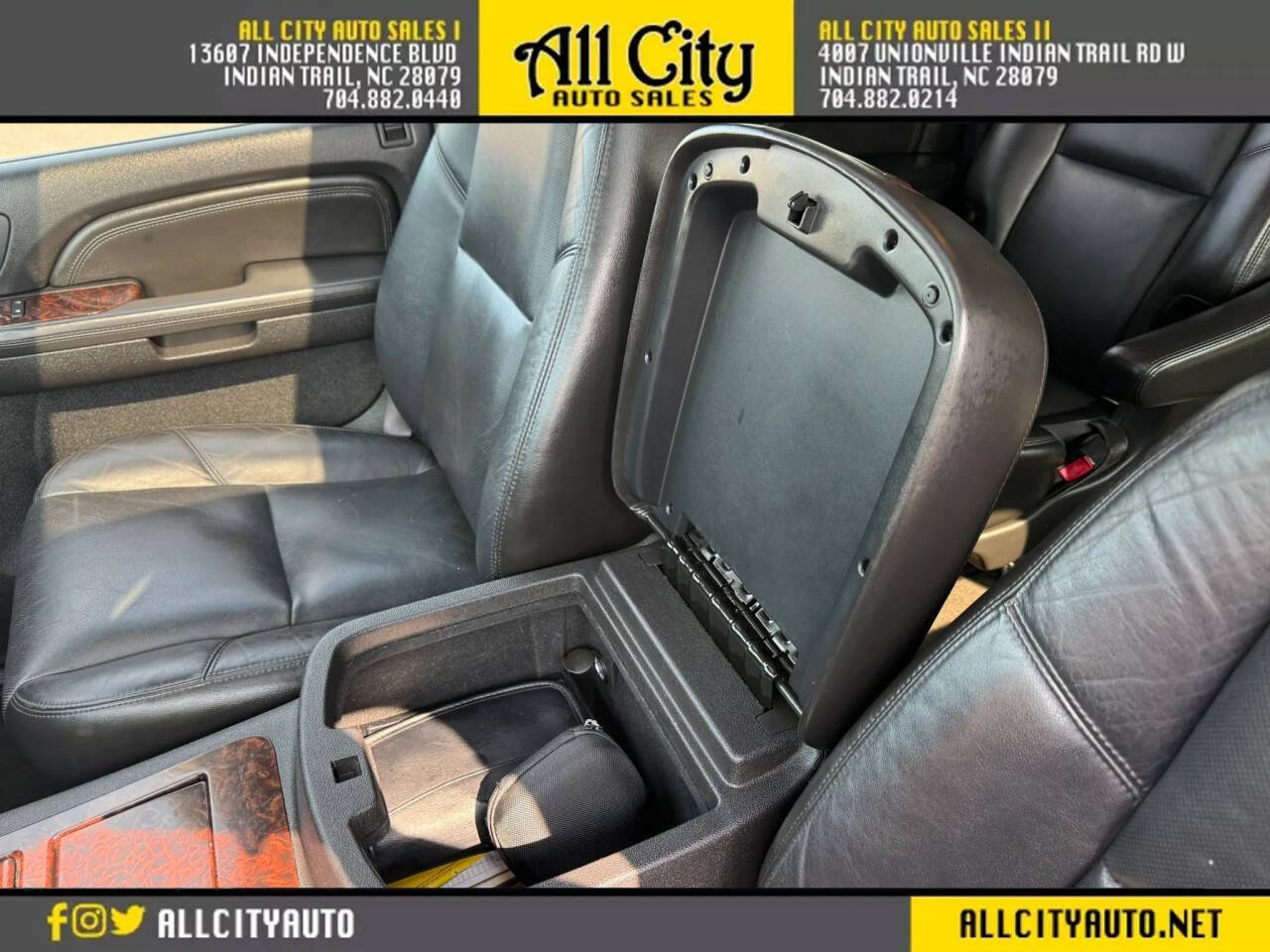 Used 2009 GMC Yukon XL Denali RWD image 38