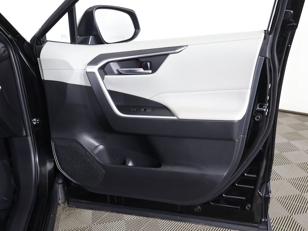 Used 2024 Toyota RAV4 XLE image 21