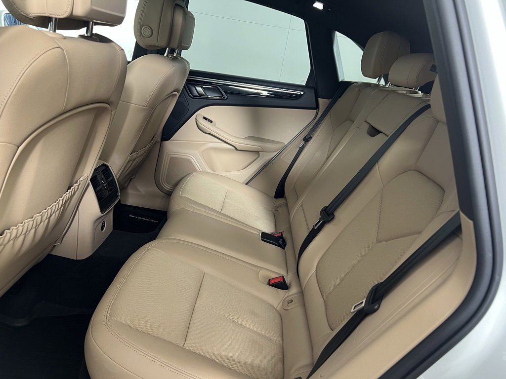Certified 2025 Porsche Macan image 26