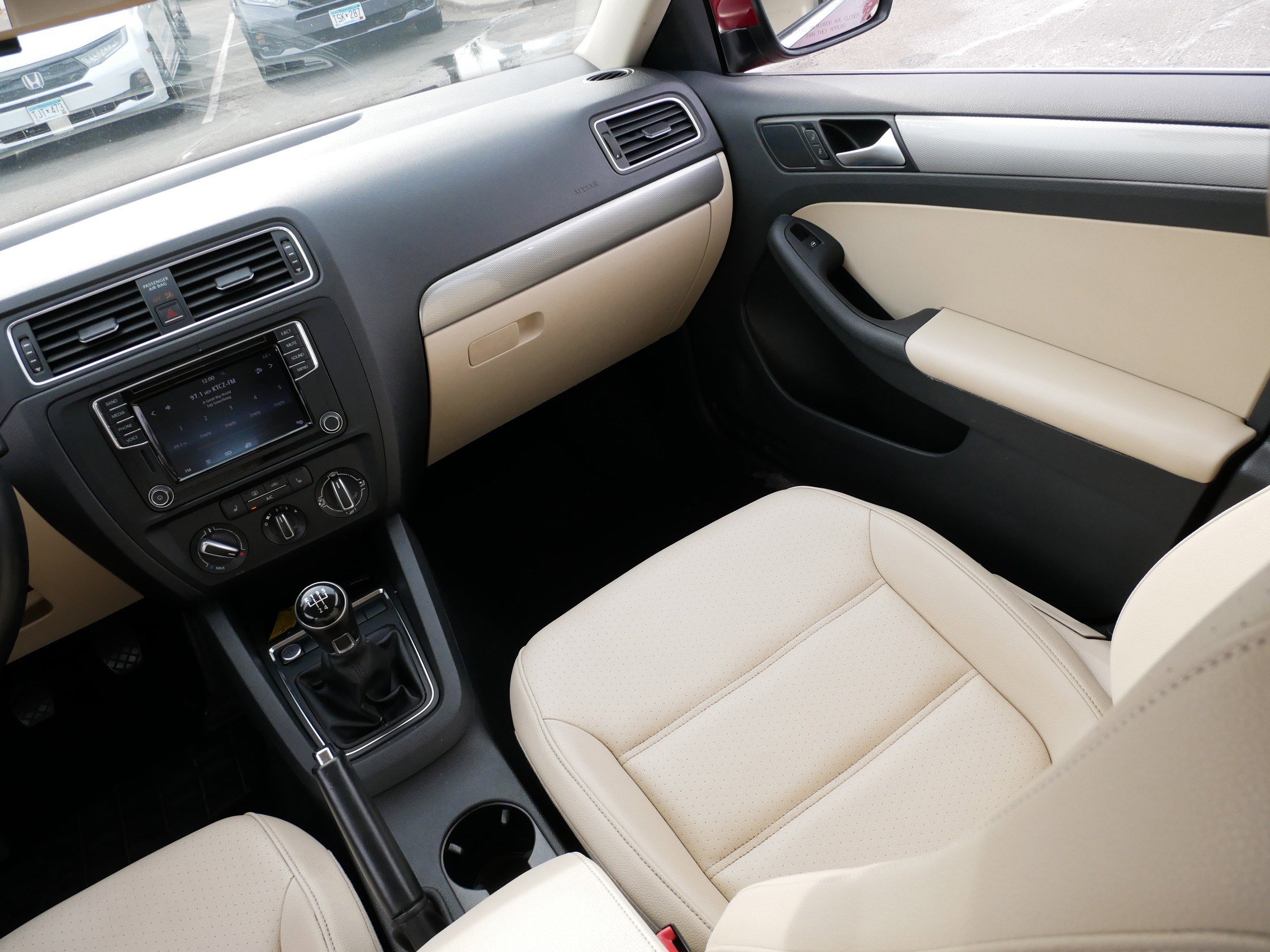 Used 2017 Volkswagen Jetta SE image 11