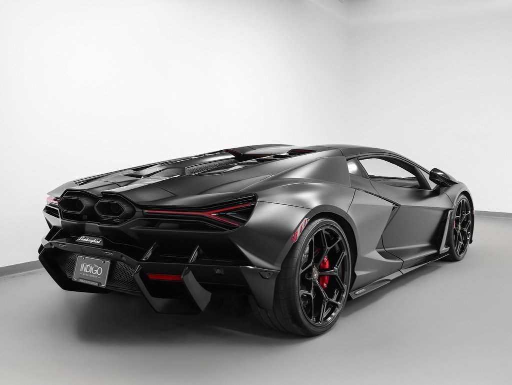 Used 2024 Lamborghini Revuelto image 34