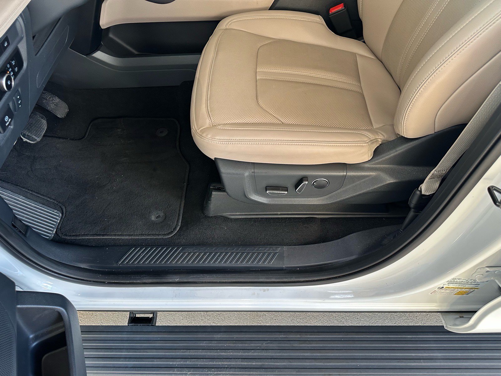 Certified 2024 Ford Expedition Max Limited AWD/4WD image 17