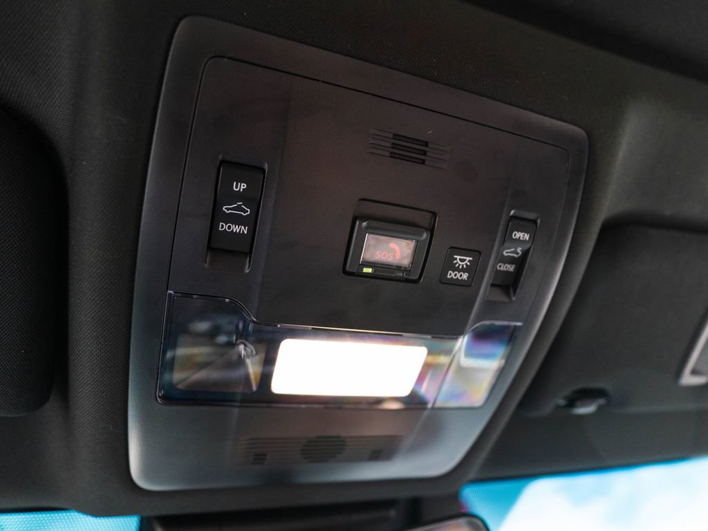 Used 2025 Lexus ES 300h w/ Premium Package FWD image 30