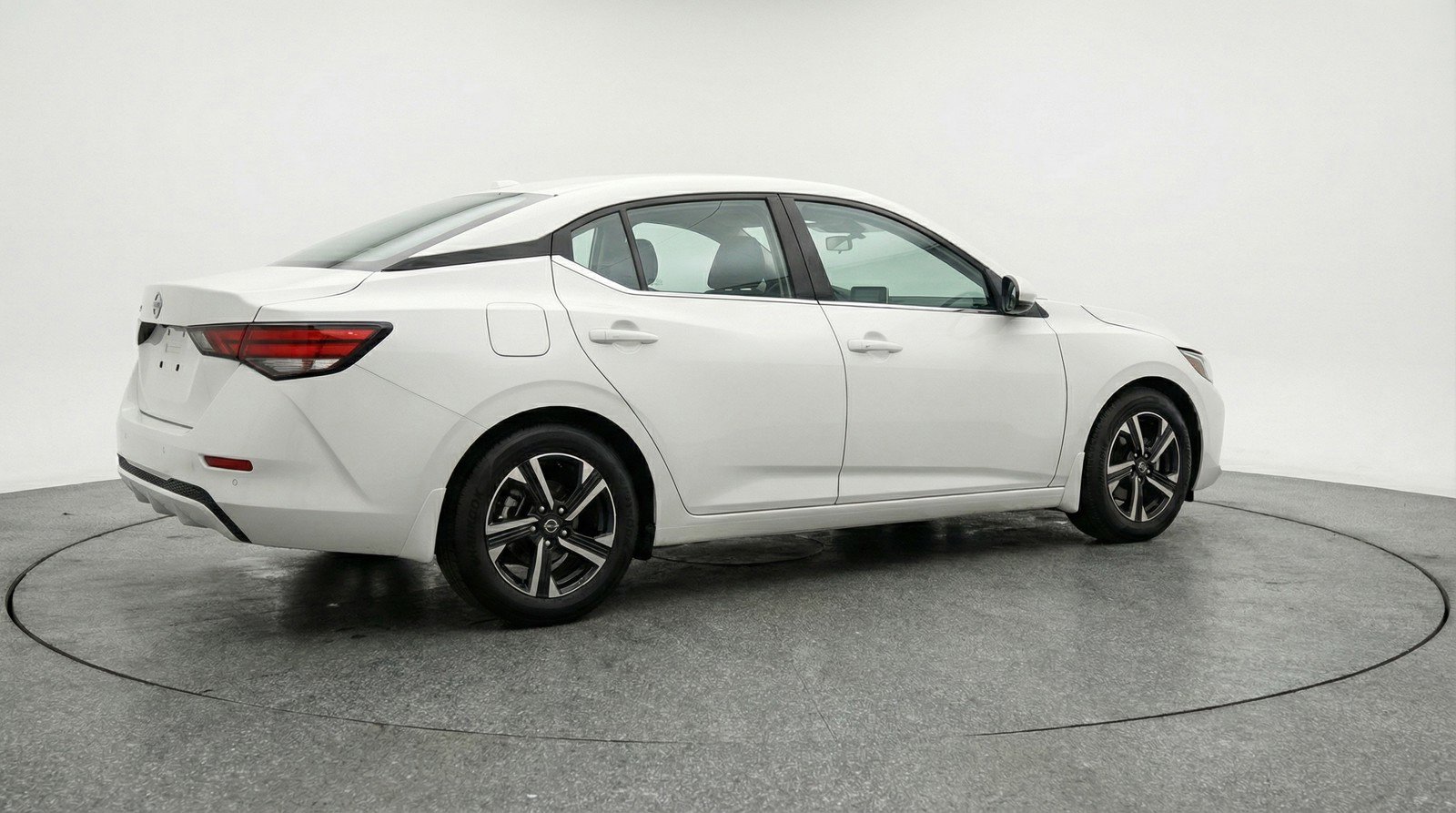 Used 2025 Nissan Sentra SV image 9