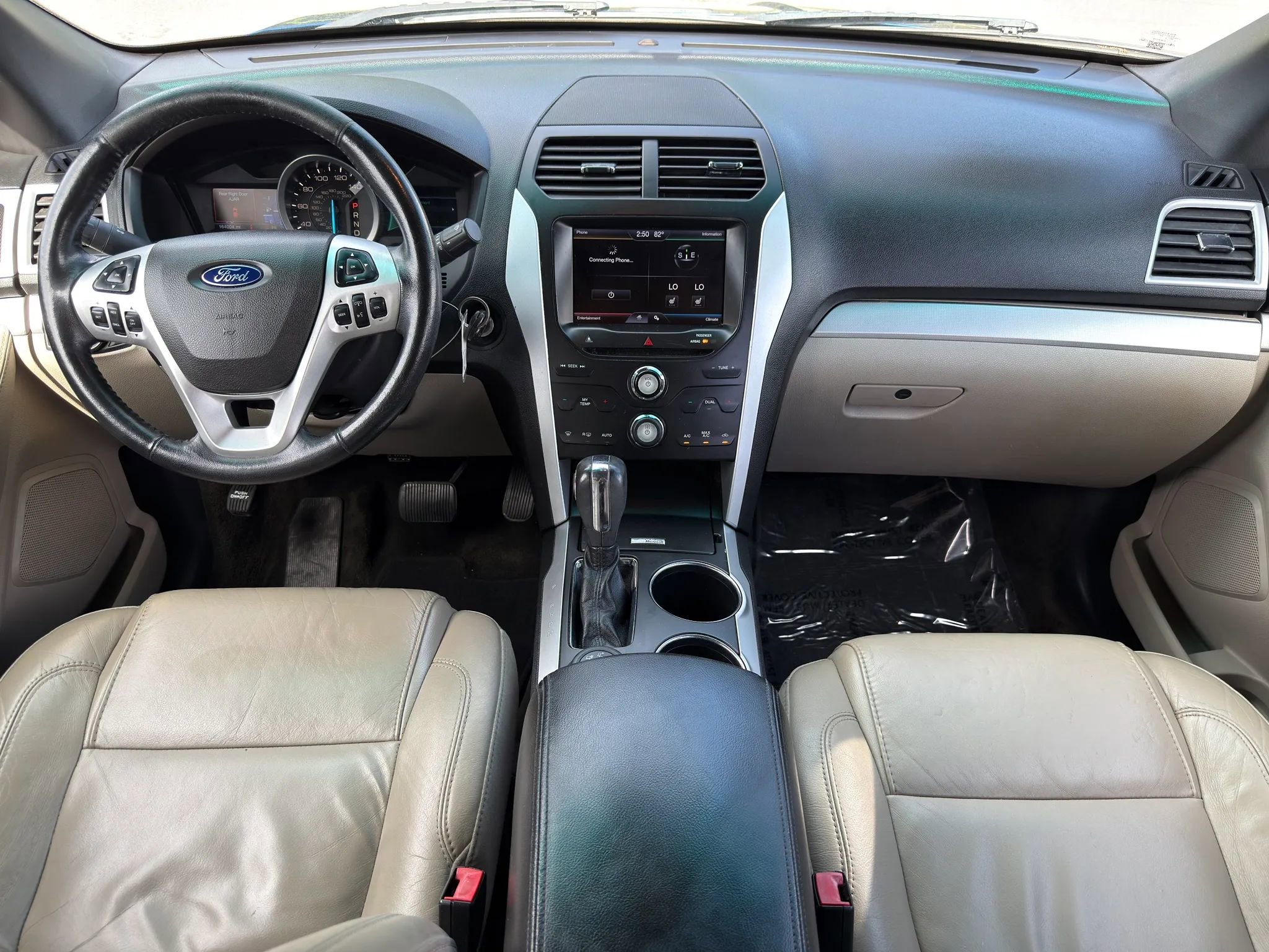 Used 2014 Ford Explorer XLT w/ Equipment Group 202A AWD/4WD image 3