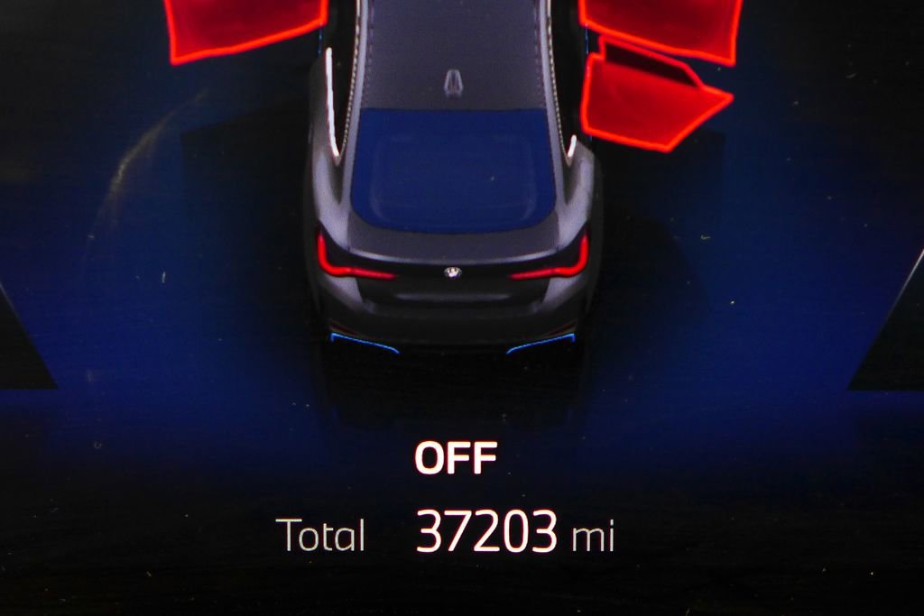 Used 2023 BMW i4 eDrive35 w/ Premium Package RWD image 32