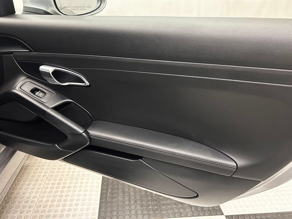 Used 2017 Porsche 718 Boxster S RWD image 15