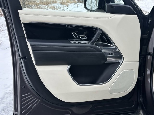 Used 2023 Land Rover Range Rover SE image 11