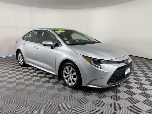 Used 2025 Toyota Corolla LE FWD image 1