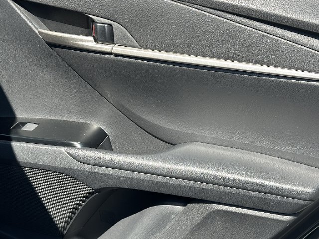 Used 2025 Toyota Camry SE FWD image 15