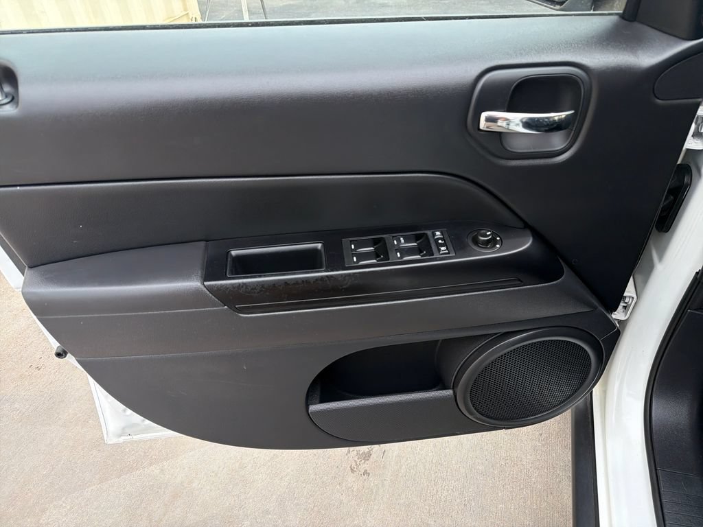 Used 2016 Jeep Patriot Sport w/ Power Value Group AWD/4WD image 19