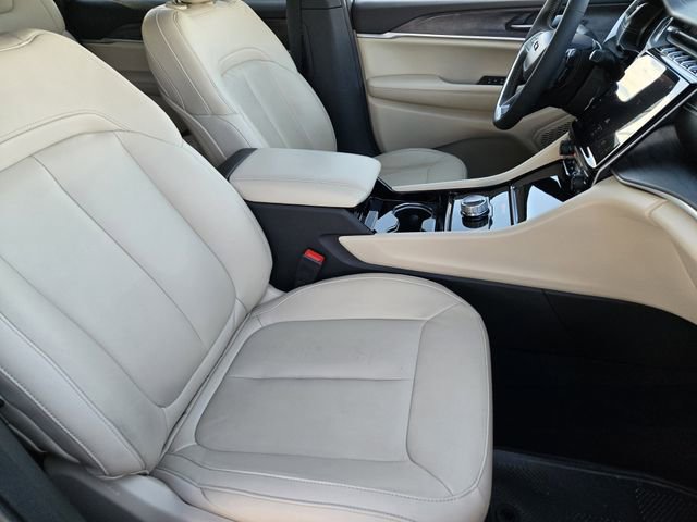 Certified 2023 Jeep Grand Cherokee L Limited image 15