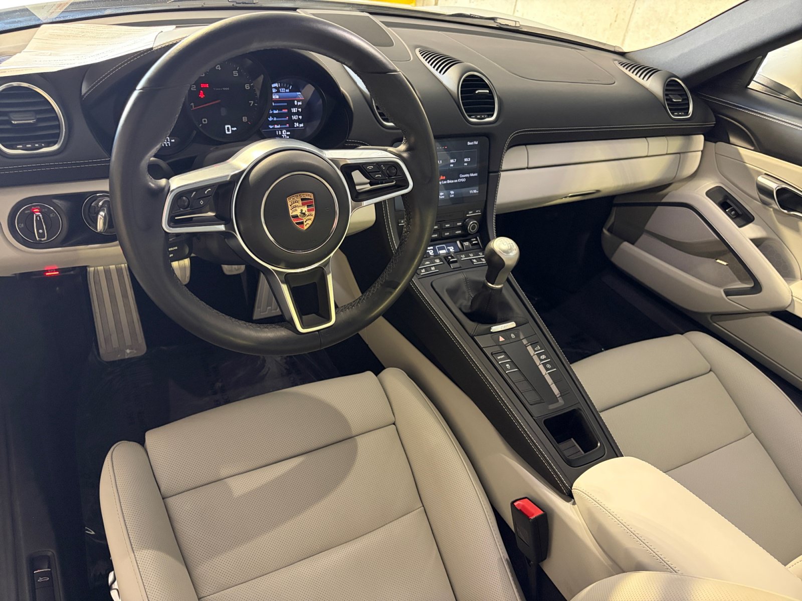 Certified 2024 Porsche 718 Cayman RWD image 5