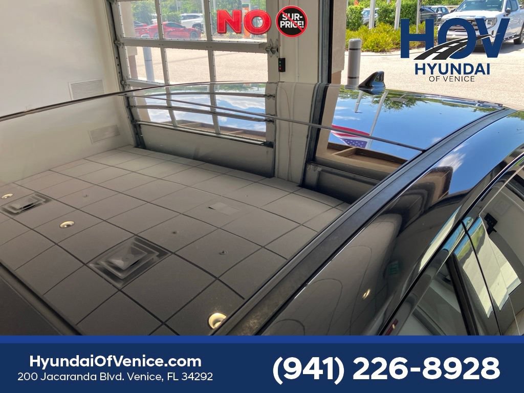 Used 2022 Toyota Camry XSE w/ Navigation Package FWD image 10