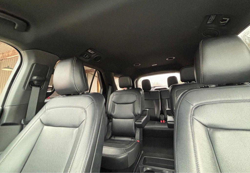 Used 2020 Ford Explorer XLT w/ Equipment Group 202A image 25