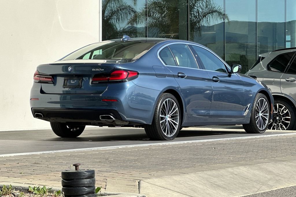 Used 2023 BMW 530e 530e iPerformance w/ Premium Package image 3