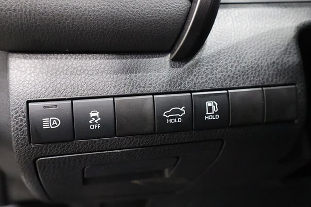 Used 2022 Toyota Camry SE image 16