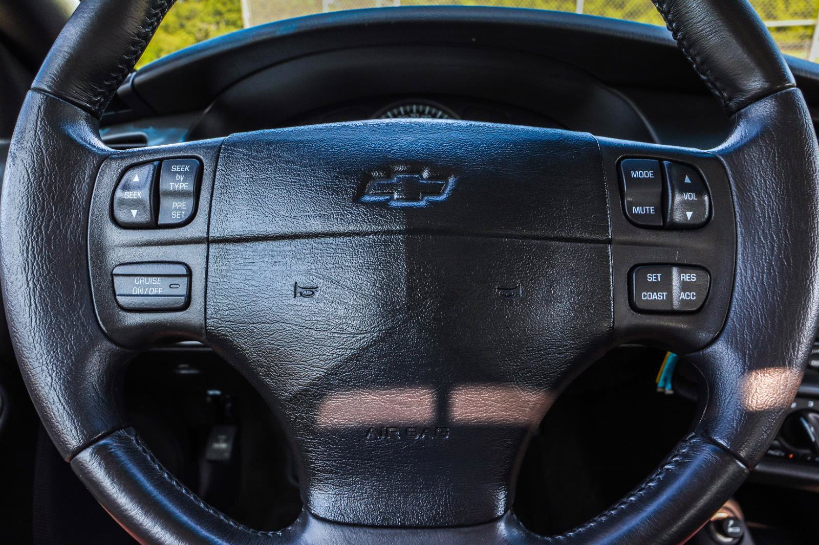 Used 2001 Chevrolet Monte Carlo SS w/ Preferred Equipment Group FWD image 9