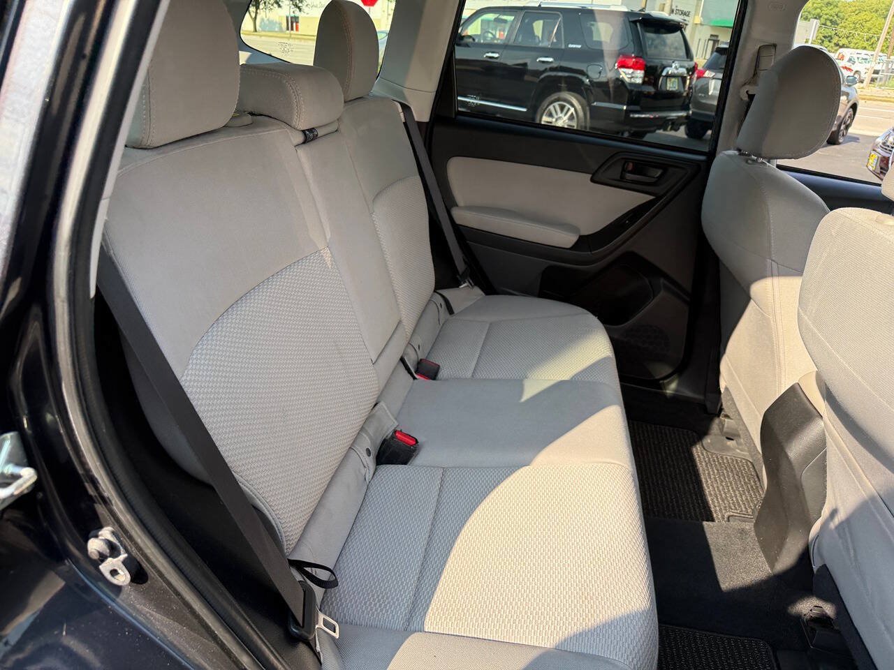 Used 2014 Subaru Forester 2.5i Premium w/ All-Weather Package AWD/4WD image 32