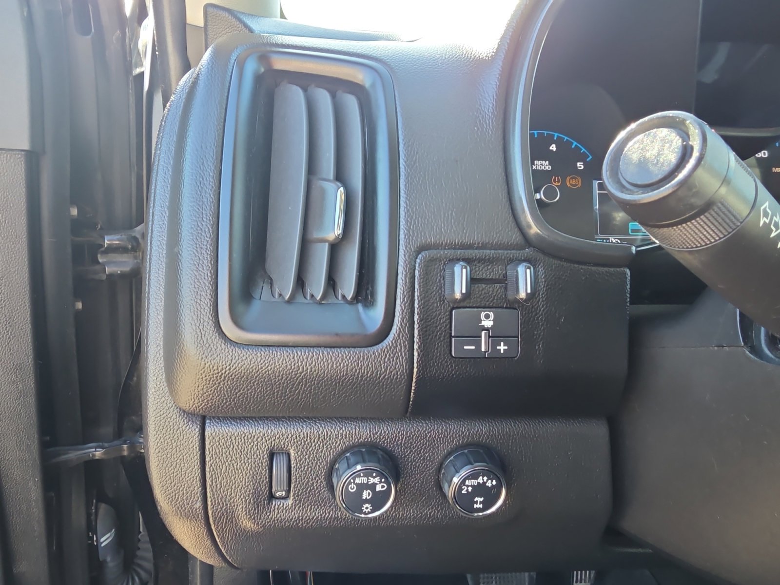 Used 2017 Chevrolet Colorado LT image 22