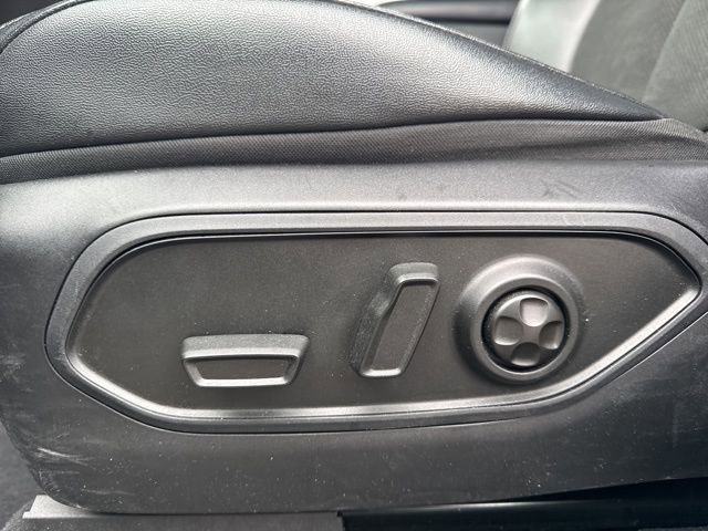 Used 2023 Jeep Grand Cherokee L Laredo image 22