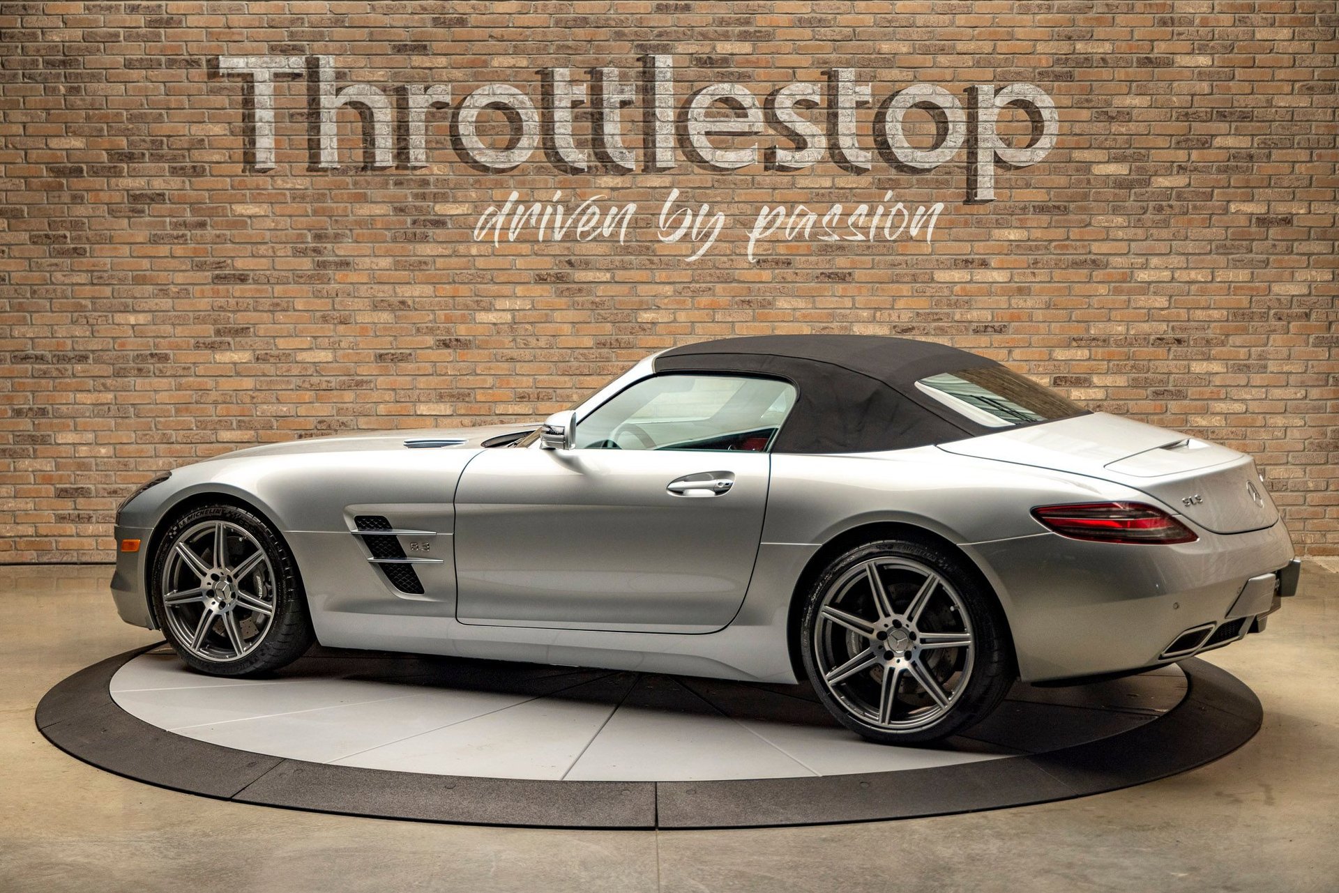 Used 2012 Mercedes-Benz SLS AMG Roadster image 11